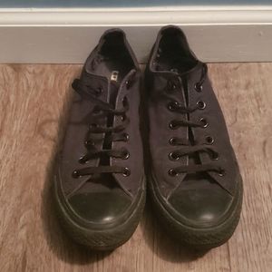 Black converse